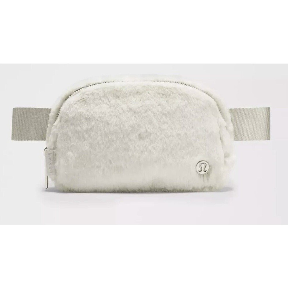 NEW Lululemon Everywhere Belt Bag Plush Fleece 1L Bone/Silver Cozy‎ NWT